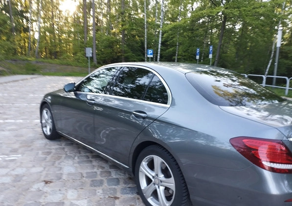 Mercedes-Benz Klasa E cena 139000 przebieg: 161000, rok produkcji 2016 z Koszalin małe 277